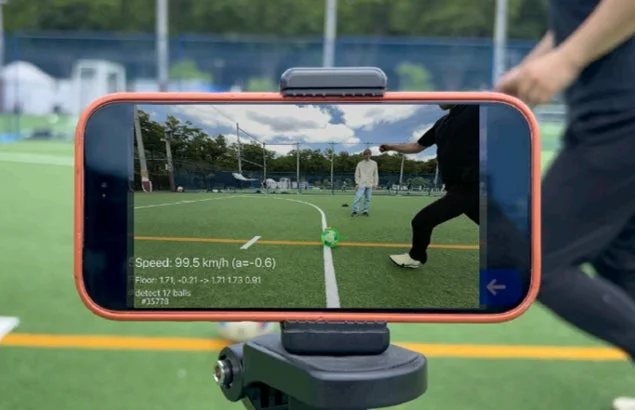 サッカーグラウンドでのスマートフォン活用