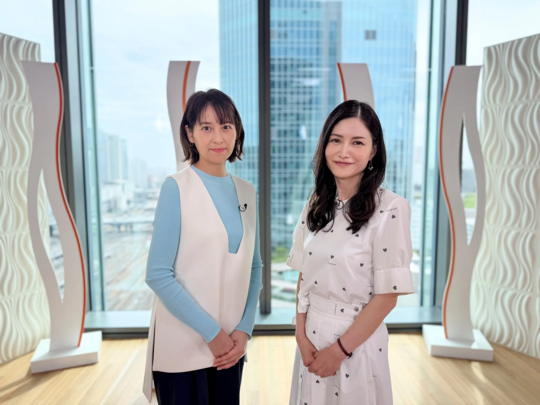 対談する女性2人
